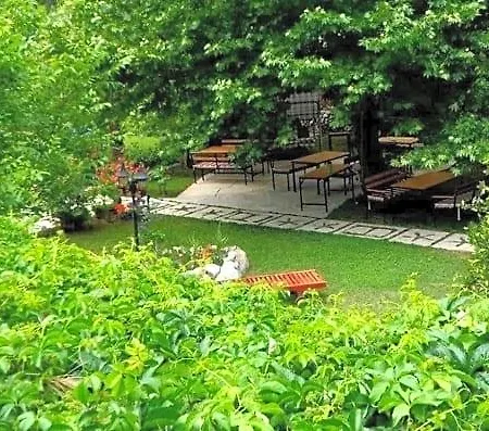 Hotel Arya 3*